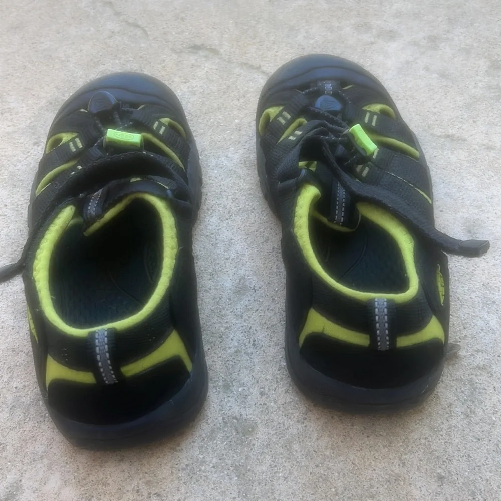 Keen Big Kids Newport H2 Water Sandal Black/Lime/Green Size 3